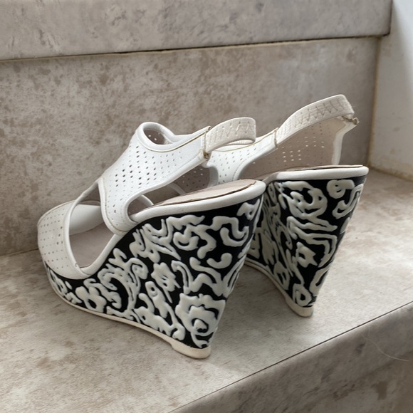 Robes Fashionable wearable art Wedge Shoe - Picture 7 of 9